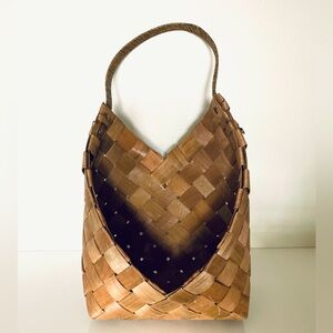 Woven hanging basket